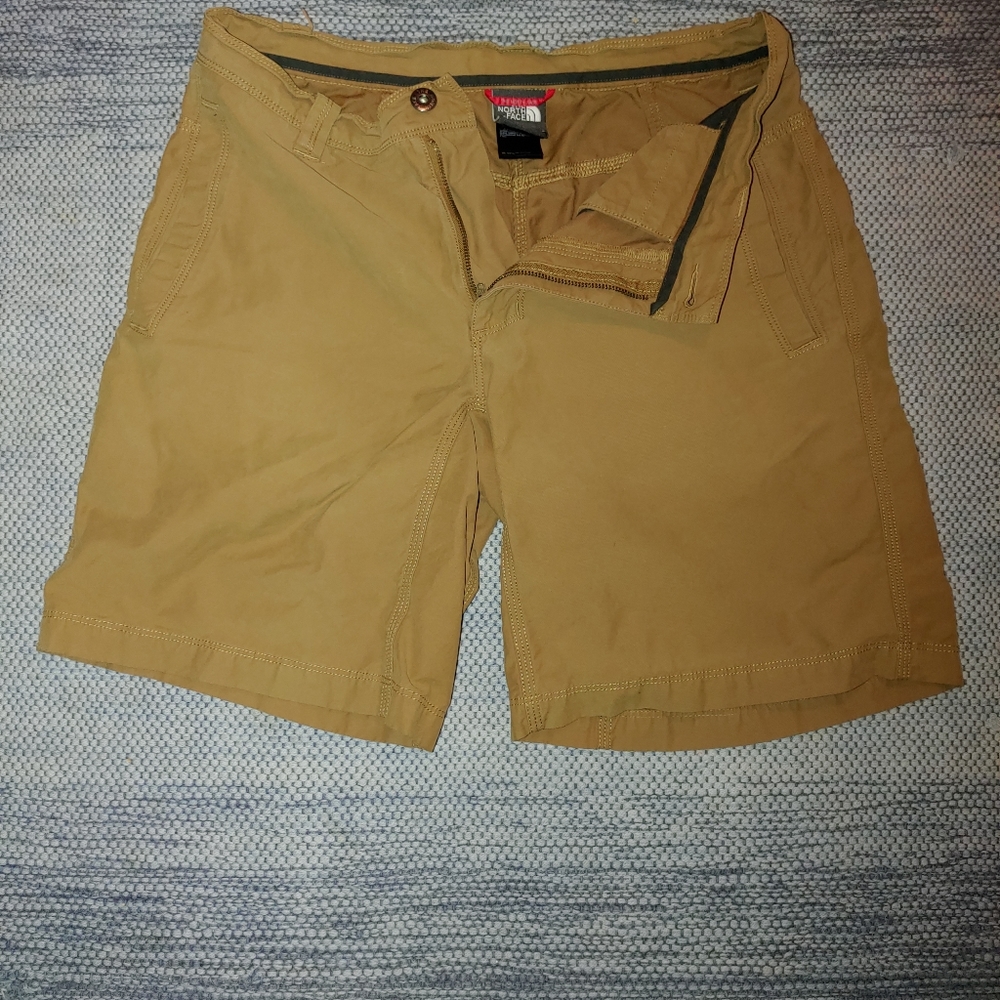 Used The North Face Size 30 Mustard Cargo Shorts